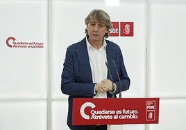 Carlos Martínez anuncia la abstención del PSOE para que el techo de gasto pueda ser aprobado por las Cortes