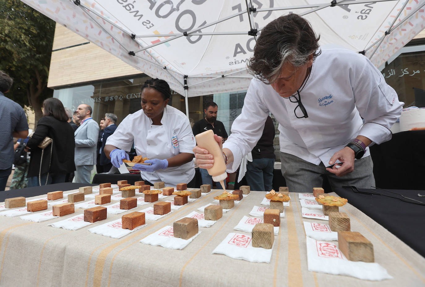 Las mejores imágenes del &#039;Califato in the Street&#039; en la Puerta del Puente de Córdoba