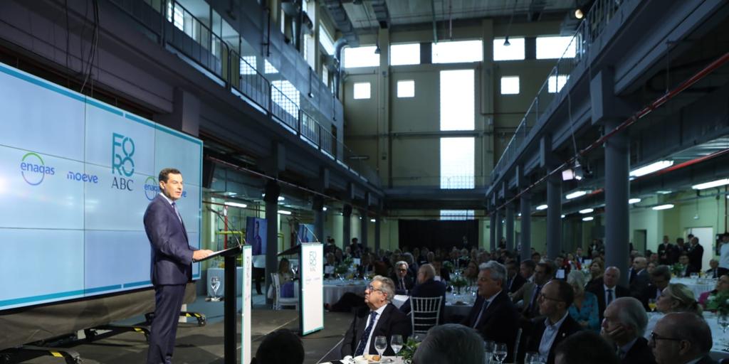 La Junta de Andalucía contratará 4.370 profesionales sanitarios más en 2026 y anuncia una reforma profunda del SAS