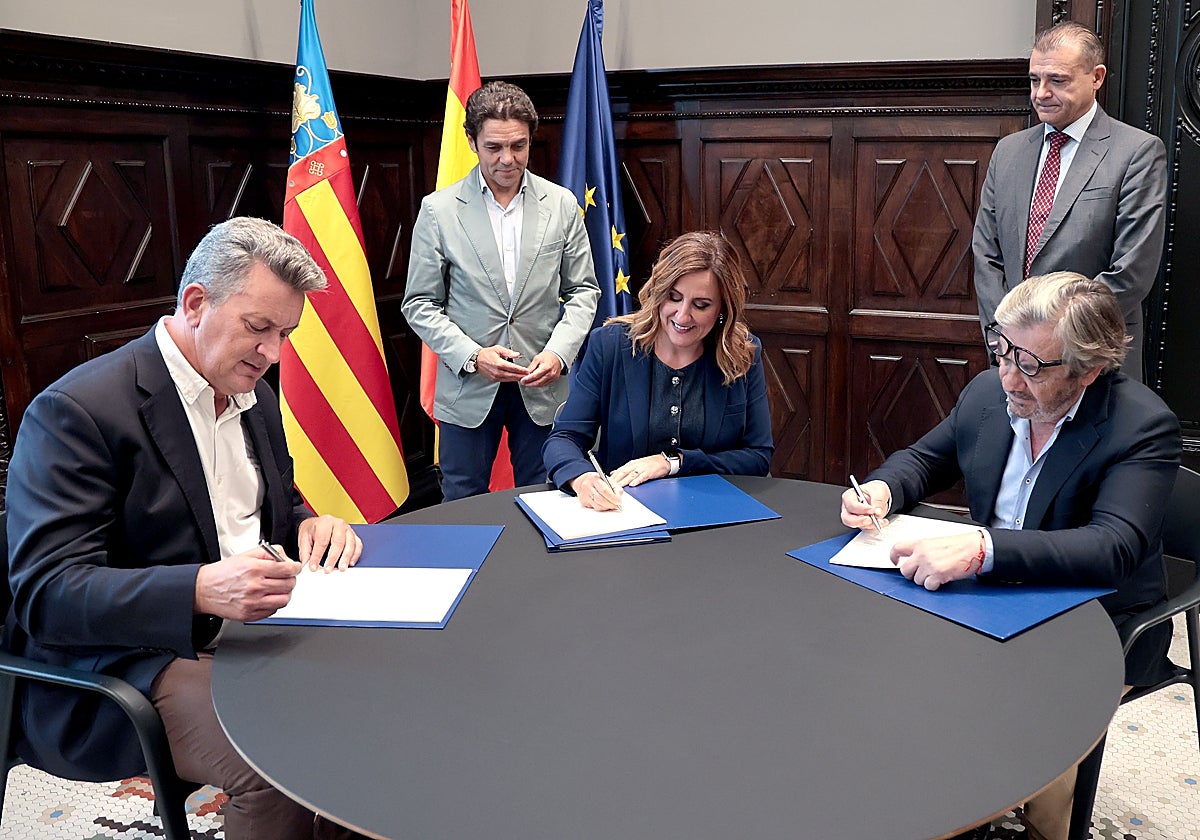 Imagen de la firma del convenio