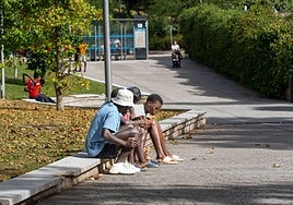 Un 30% de los expedientes de menores inmigrantes no acompañados que quieren enviar a Madrid presentan irregularidades