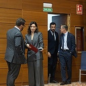 El PP de Ayuso y Vox sitúan la inmigración en el centro del debate y enfrentan sus planes en la Asamblea de Madrid