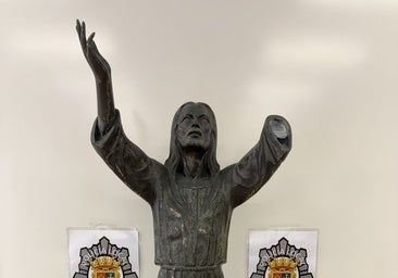 Pillado en Palencia mientras transportaba en carretilla una talla de un Cristo robada de una sepultura
