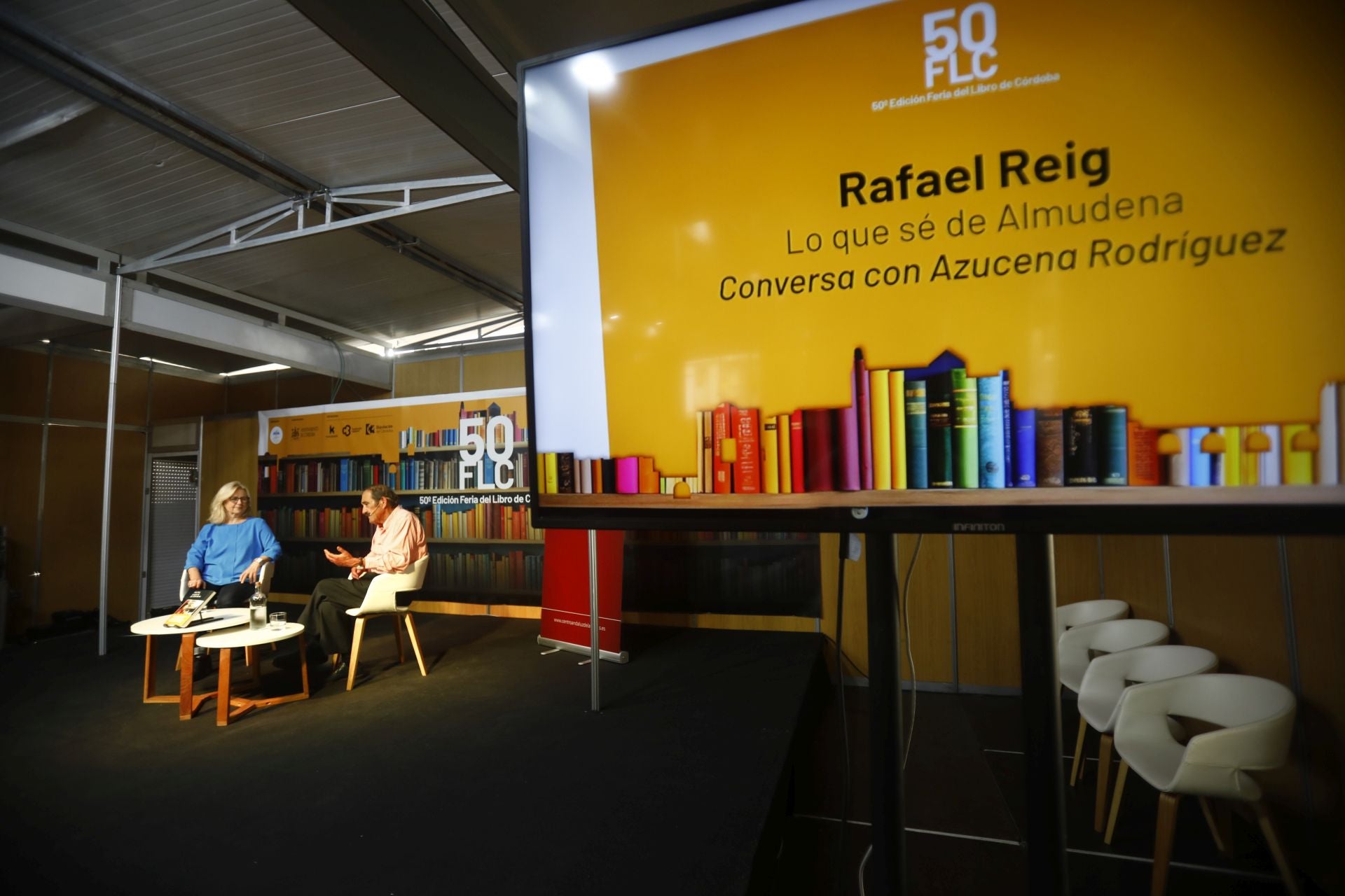 La presentación en la Feria del Libro de Córdoba del libro de Rafael Reig &#039;Lo que sé de Almudena&#039;, en imágenes