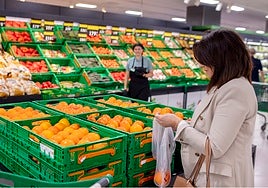 Mercadona desvela dónde compra las 7.500 toneladas de caquis que vende en sus supermercados