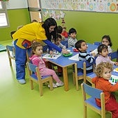 Madrid aprueba 17,3 millones de euros para ayudas por nacimiento o adopción en 2026