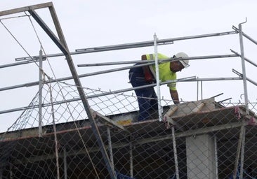 El paro baja en Castilla-La Mancha pero sigue creciendo entre las mujeres y los jóvenes