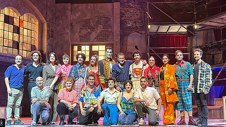 'Godspell' renace en el Soho: Antonio Banderas reinventa el musical donde Jesús y Judas desafían su destino en un mundo en guerra