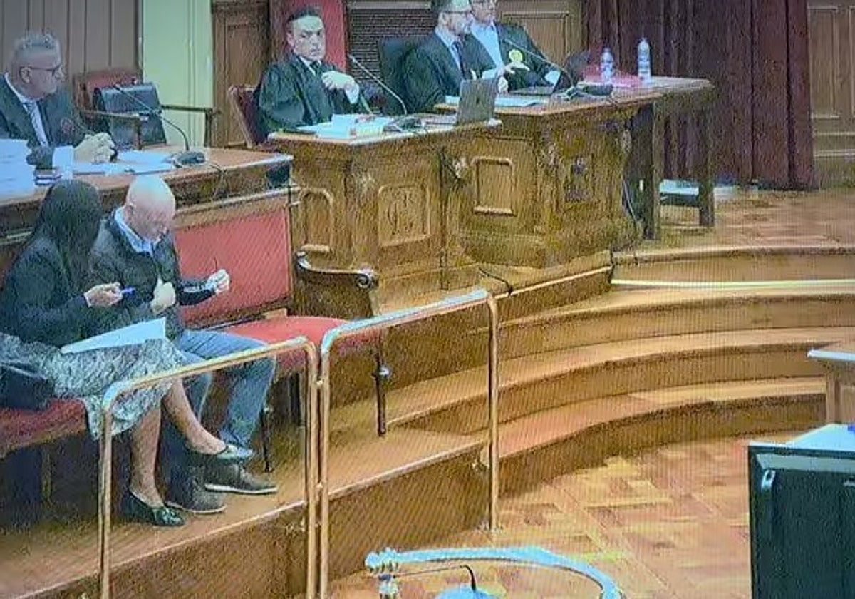 El acusado, durante el juicio por el crimen del 'chemsex'