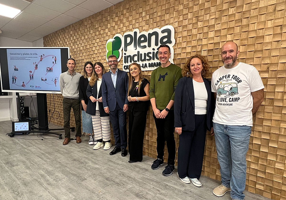 La guía se ha presentado este viernes por la mañana en la sede de Plena Inclusión de Toledo