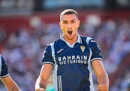 Adri Fuentes, dos goles y el delantero referencia del Córdoba CF