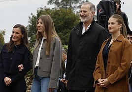 Una comedia, unos bolos y un pueblo «muy apañao»: así ha sido la visita de la Familia Real a Valdesoto