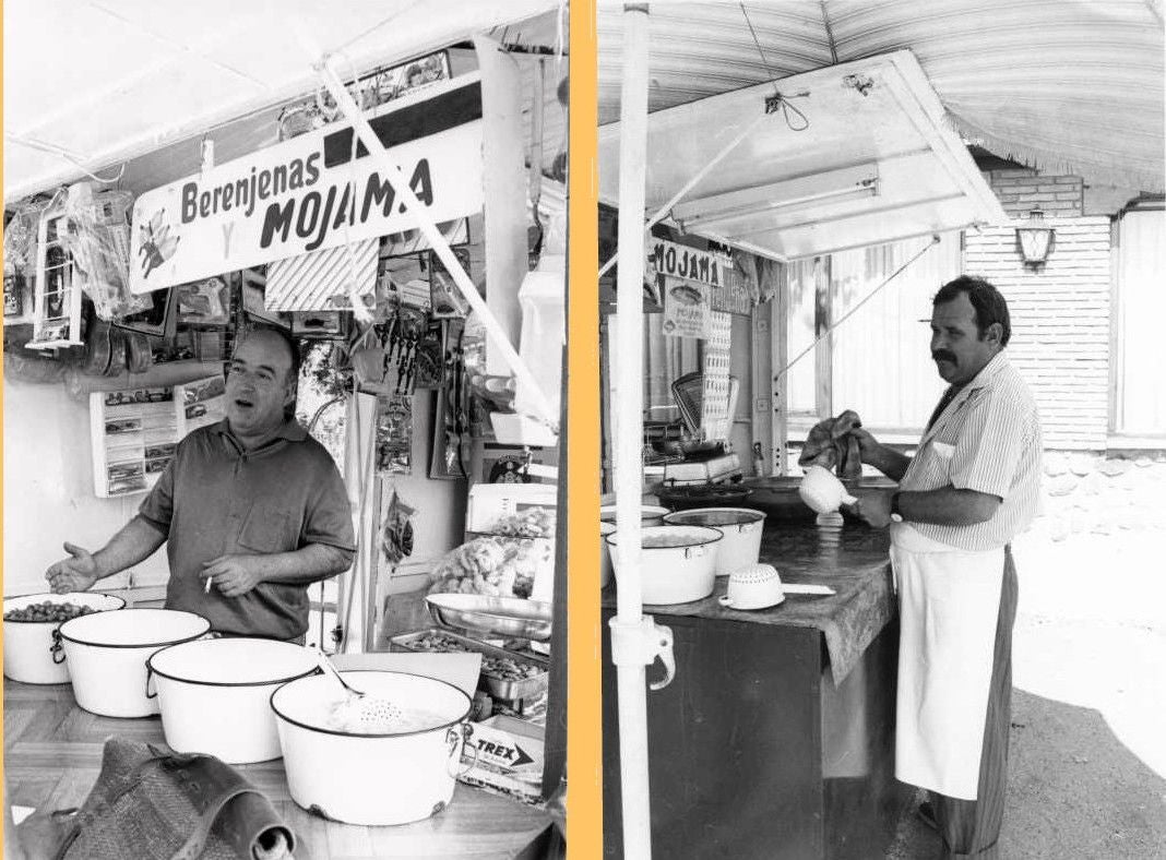Además de los cuatro quioscos de refrescos revestidos con planchas de corcho como la Casa Rústica, se autorizaron casetas de madera y chapa para la venta de frutos secos y encurtidos. En 1999 estas se sustituyeron por otras de fábrica. Las fotografías del periodista Enrique Sánchez Lubián nos muestran dos de aquellos negocios con sus propietarios al frente en los años ochenta. Archivo Municipal de Toledo. Colección 'Ya-Toledo'