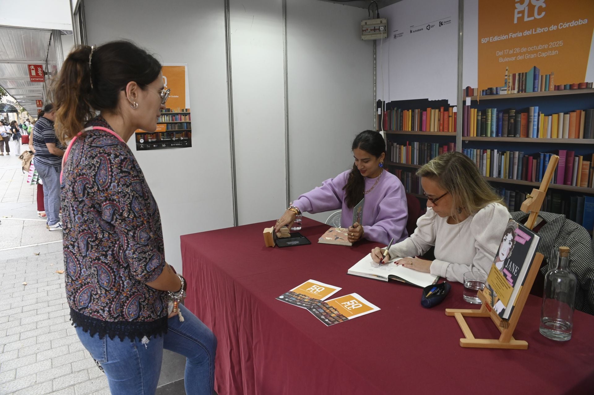 El animado ambiente durante el último día de la Feria del Libro de Córdoba, en imágenes