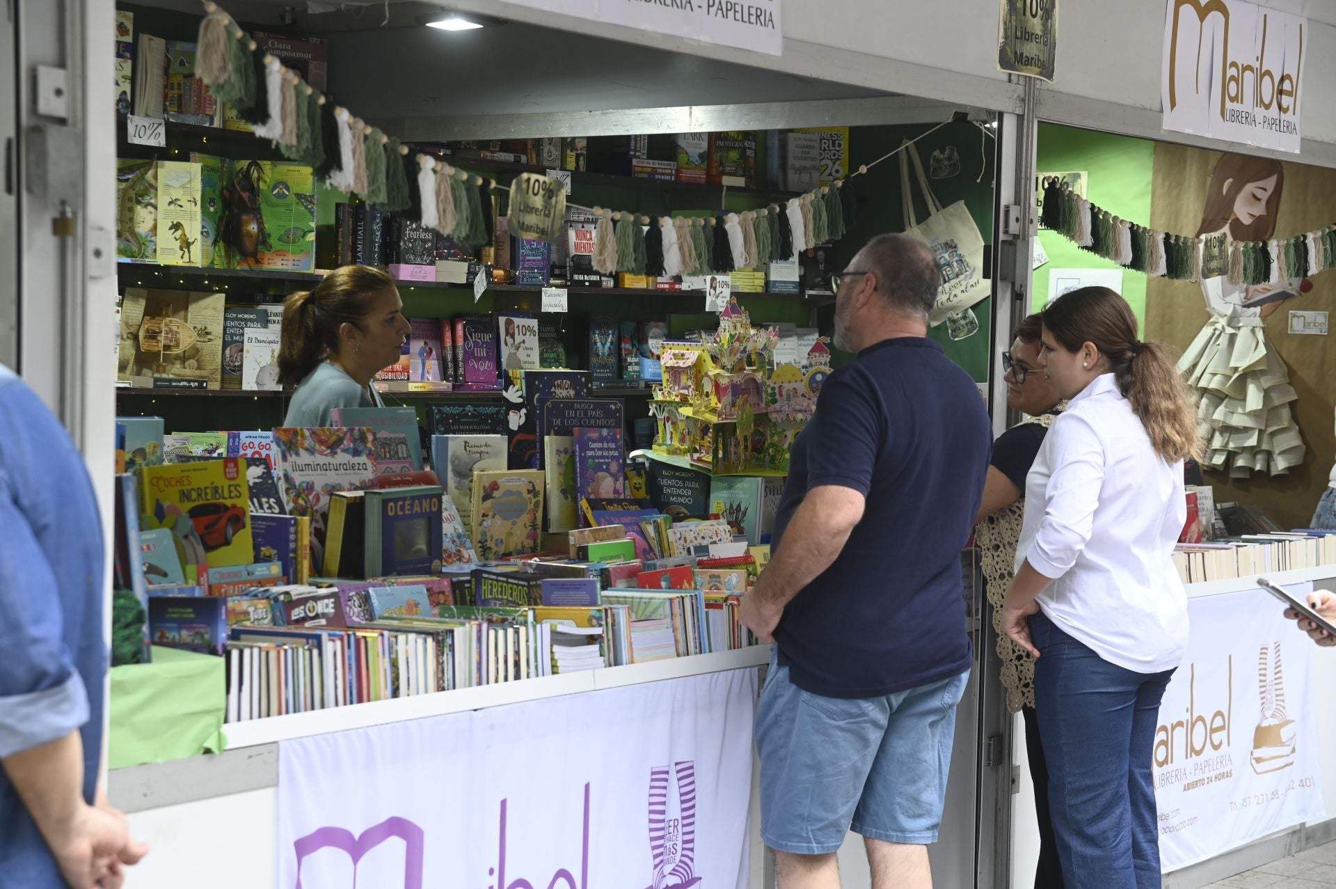 El animado ambiente durante el último día de la Feria del Libro de Córdoba, en imágenes