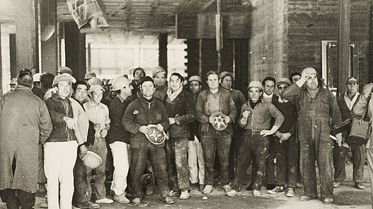 Los obreros se presentaron a trabajar y se encontraron con las obras paralizadas