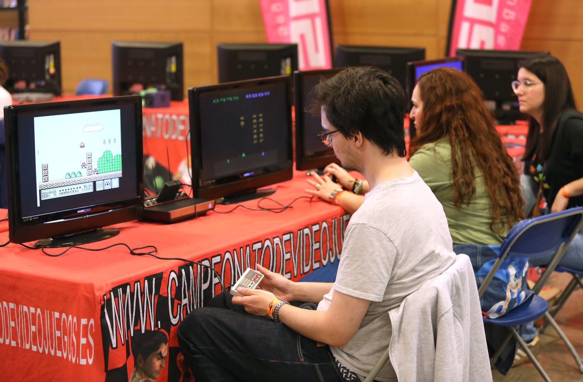 Las imágenes de la I Feria del Videojuego de Toledo
