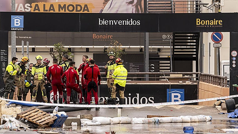 Imagen de la entrada del parking de Bonaire, días después de la dana