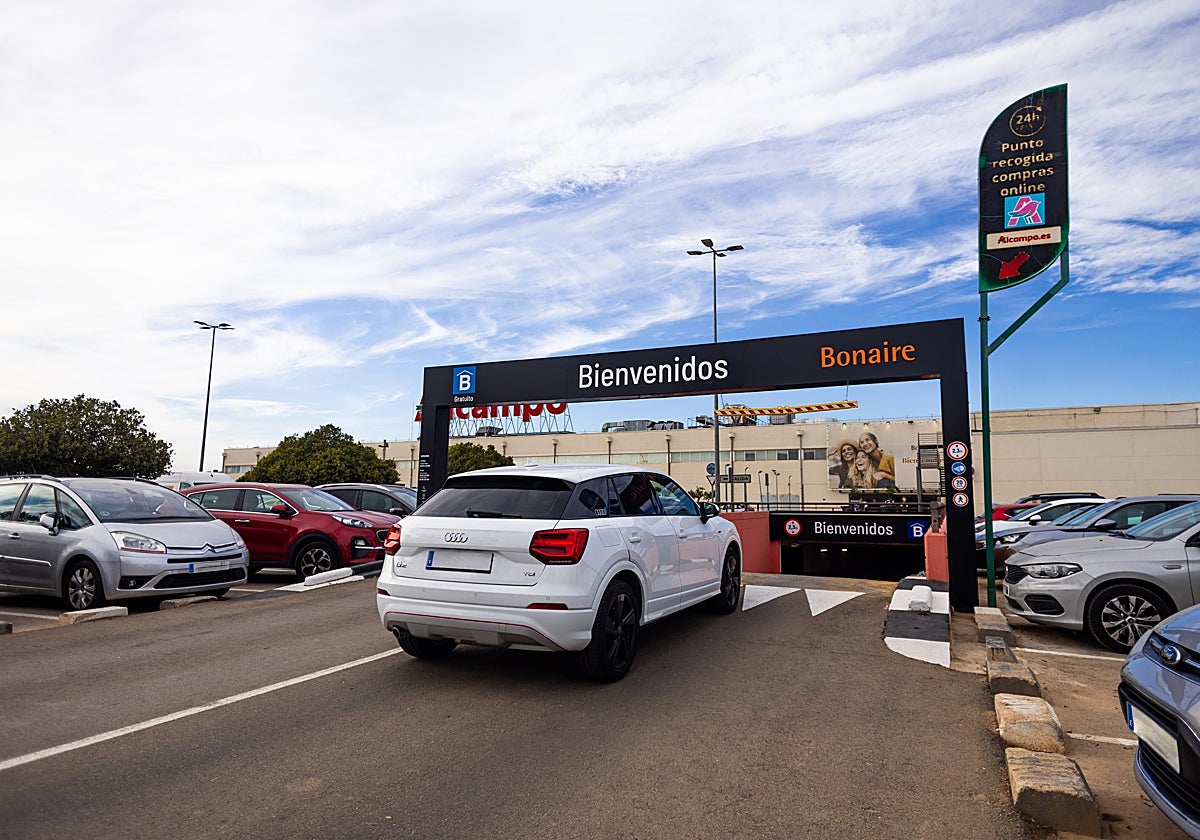 Imagen del estado actual del parking del centro comercial Bonaire