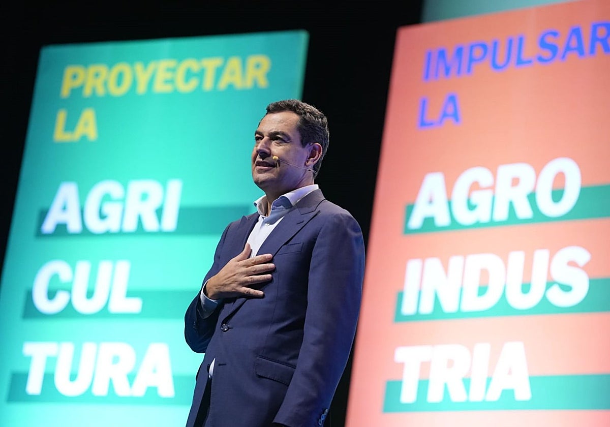 Juanma Moreno, en El Ejido