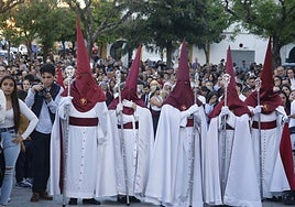 El Descendimiento se suma a las cofradías de Córdoba que dejará de prestar túnicas a sus hermanos