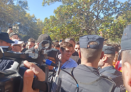 La Policía Nacional evita altercados en una concentración no autorizada de Vito Quiles en la Universidad de Valencia
