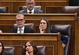 El Gobierno encaja dos derrotas en el primer pleno tras la ruptura anunciada por Junts