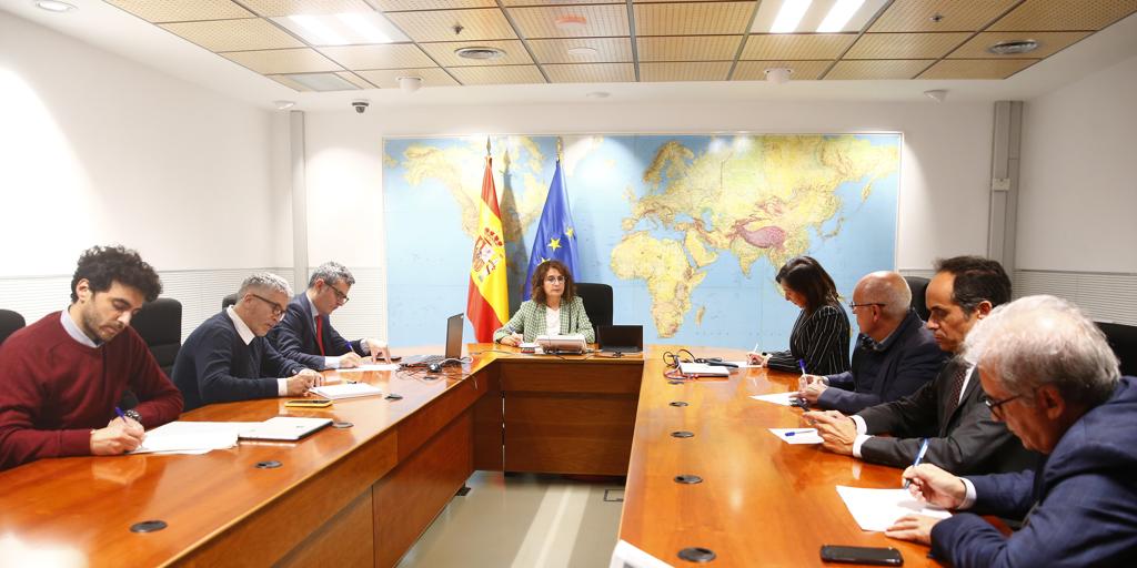 La irregular reunión del Gobierno: en el búnker de Moncloa, sin actas y sin la jefa de Seguridad Nacional