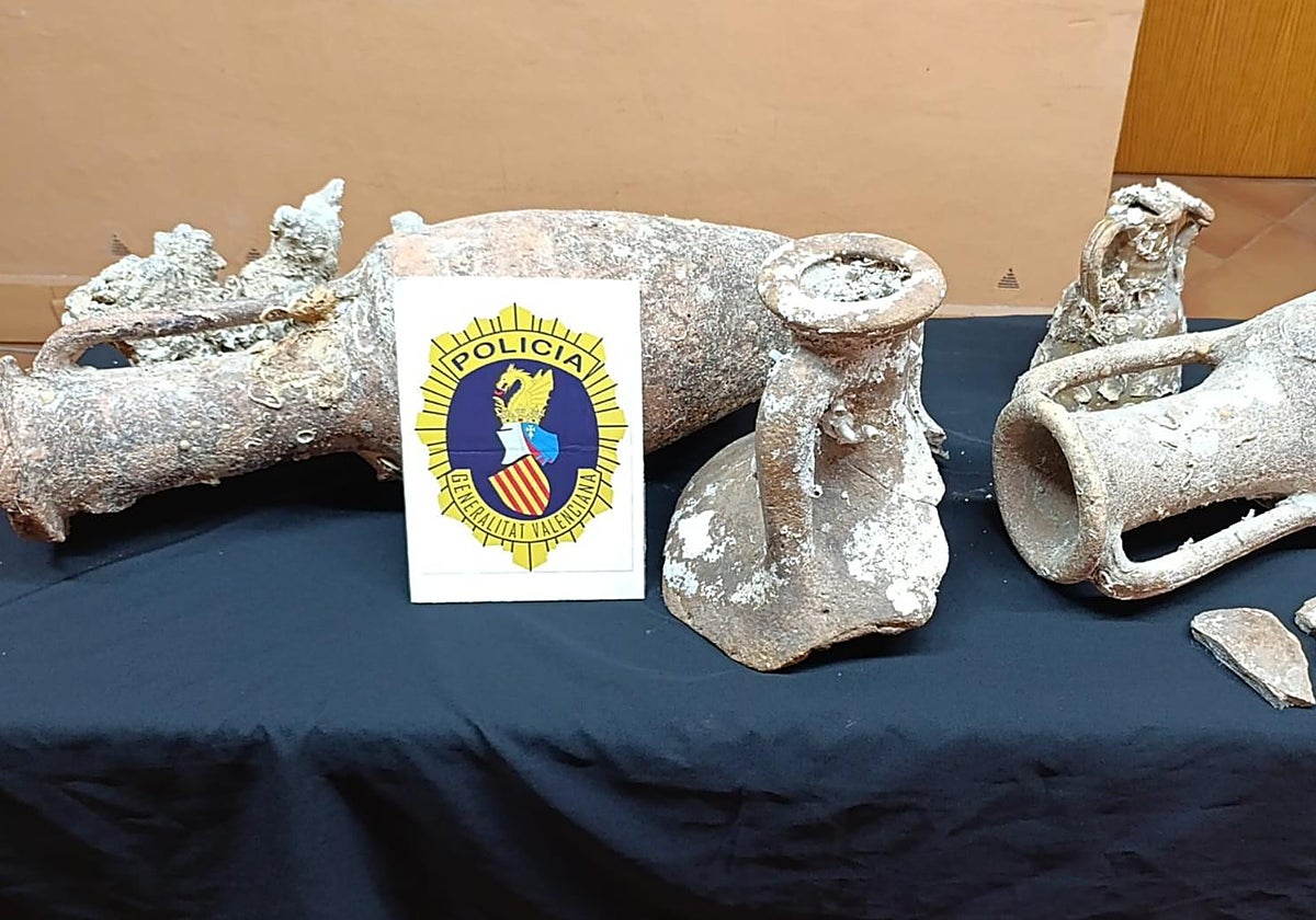 Las ánforas recuperadas tras la investigación de la Policía Autonómica de la Generalitat Valenciana
