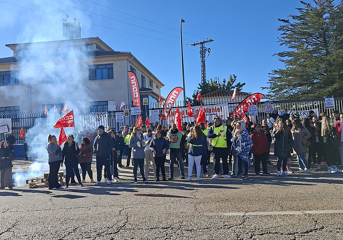 Imagen de la segunda jornada de huelga en la empresa de Motilla del Palancar (Cuenca)