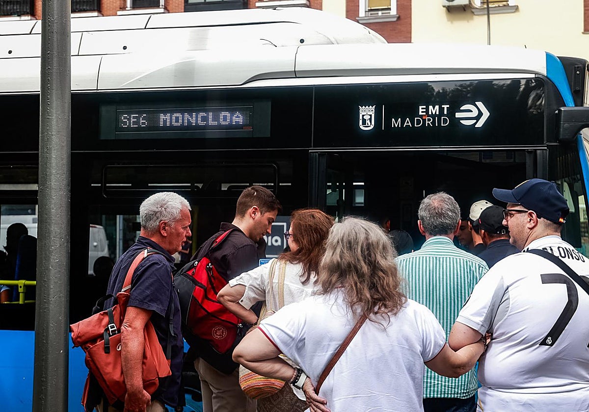 Autobuses especiales y horarios de la EMT y los cementerios de Madrid hoy por el Día de Todos los Santos: consulta los refuerzos