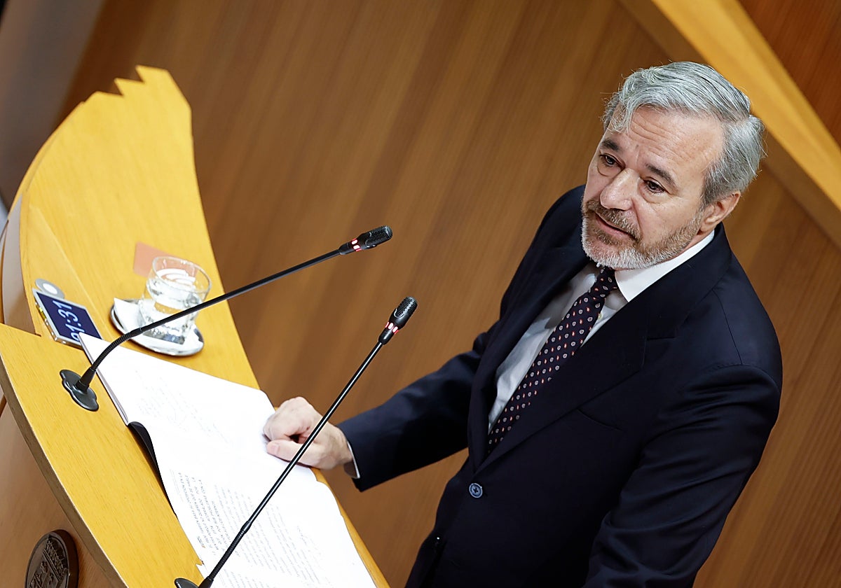 El presidente aragonés, en el Parlamento autonómico