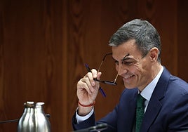 Manos Limpias denuncia a Sánchez por dar «falso testimonio» en la comisión de investigación del Senado