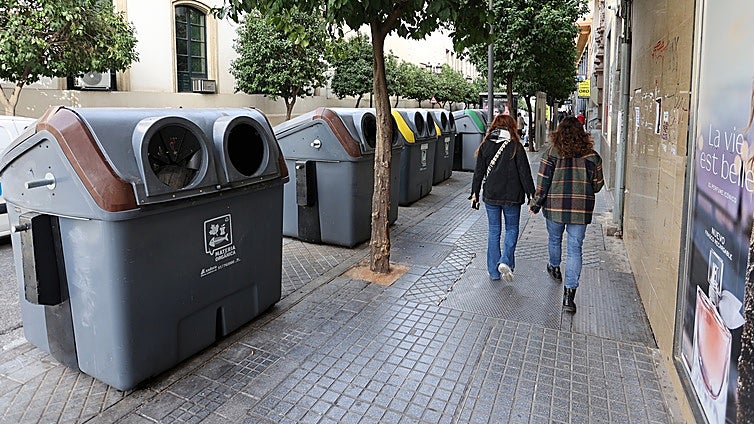 Sadeco penaliza con 230.000 euros a la empresa Contenur por el retraso en la instalación de los nuevos contenedores