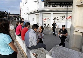 La Policía Local denuncia a un local de Chinales por vender entradas en exceso para Halloween