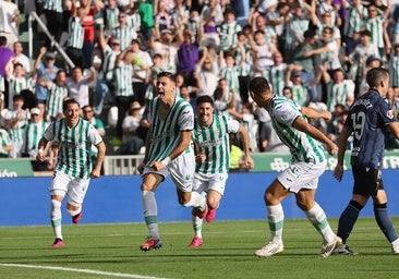 El Córdoba acelera en la Liga y supera al Ceuta (2-0) para sumar siete jornadas consecutivas invicto