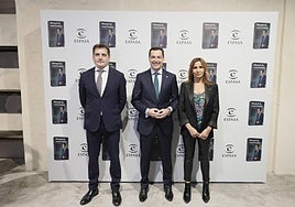 Juanma Moreno presenta su libro: «Se tomaban a sorna mi candidatura, era una hazaña imposible llegar a la Junta»