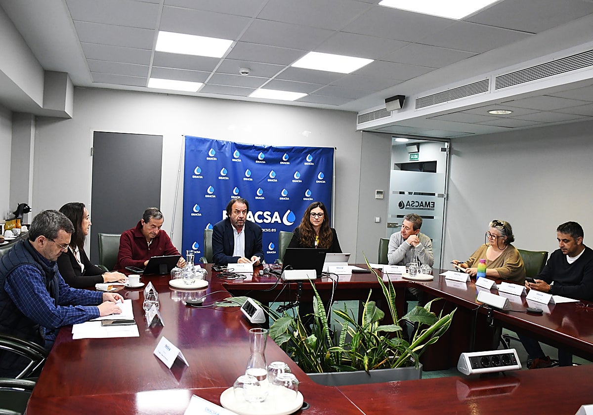 Emacsa aprueba una subida del 1,9% para el agua en 2027 que se añade al 2,1% que subirá el próximo año
