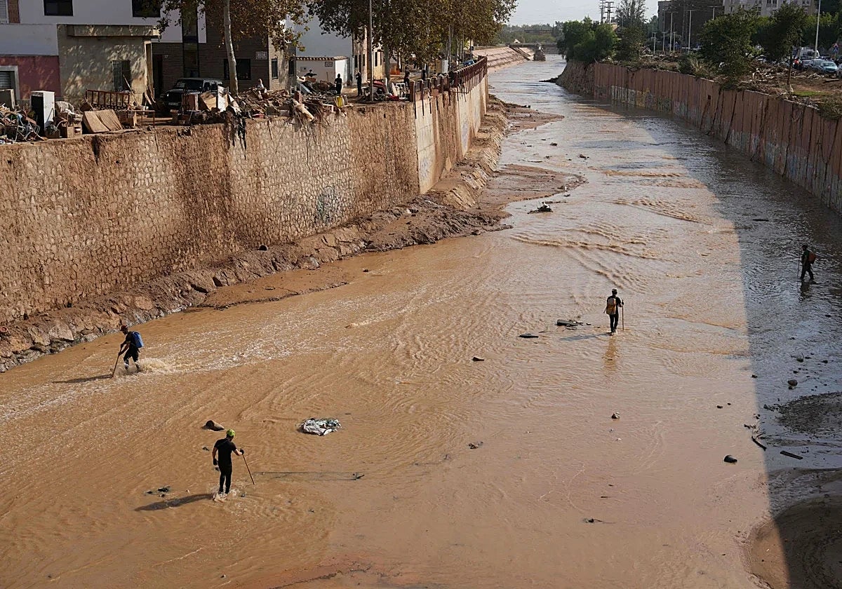 Imagen de archivo del barranco del Poyo a su paso por Catarroja (Valencia), días después de la dana del 29 de octubre