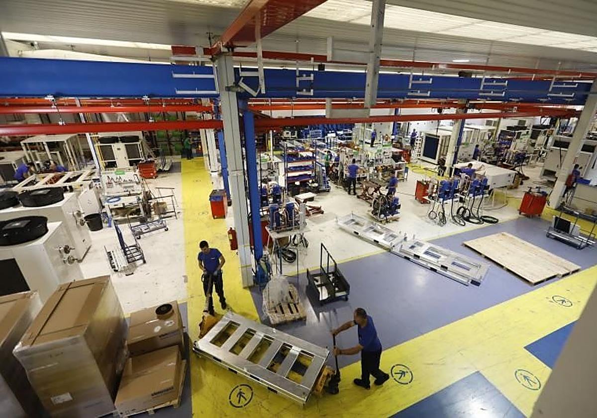 El sector industrial ha encabezado el descenso del desempleo en octubre en la provincia