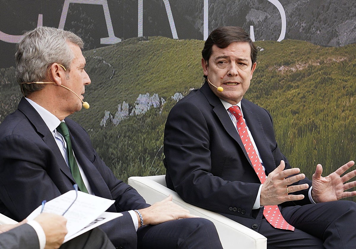 El presidente de la Junta de Castilla y León, Alfonso Fernández Mañueco, participa en la II edición del Foro Ancares, «Los Retos del Noroeste», junto al presidente de la Xunta de Galicia, Alfonso Rueda