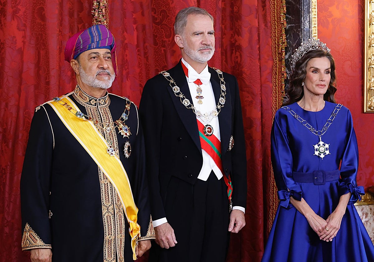 Los Reyes y el sultán de Omán, en la cena de gala del Palacio Real