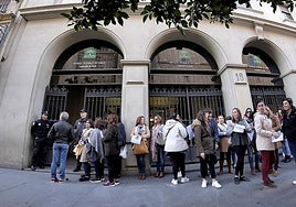 El juez tumba la maniobra del PSOE para dilatar el caso de los contratos del SAS y rechaza suspender las declaraciones