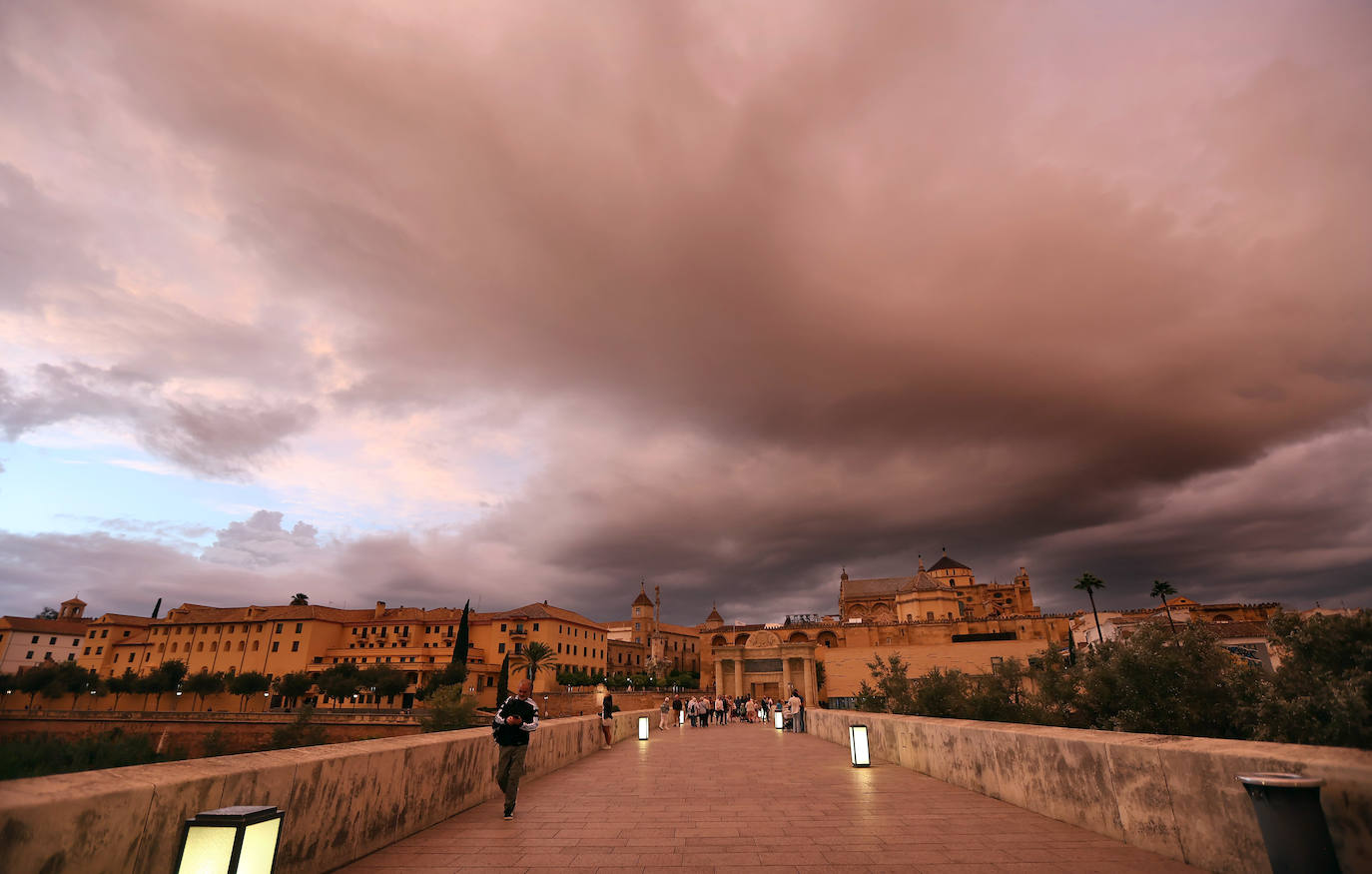 La tarde de alerta por lluvias en Córdoba que quedó en nada, en imágenes