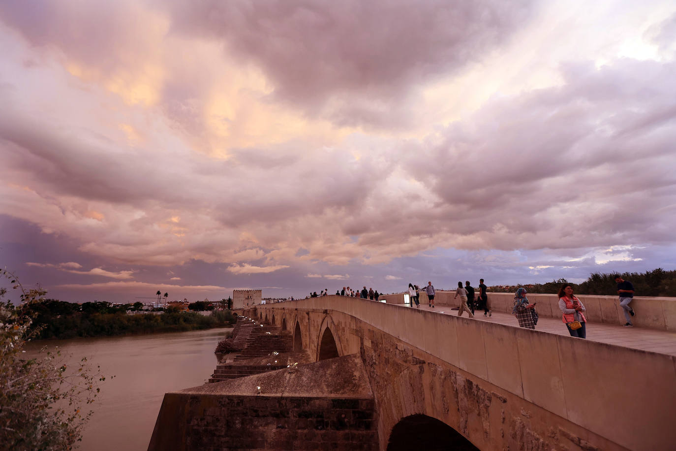 La tarde de alerta por lluvias en Córdoba que quedó en nada, en imágenes