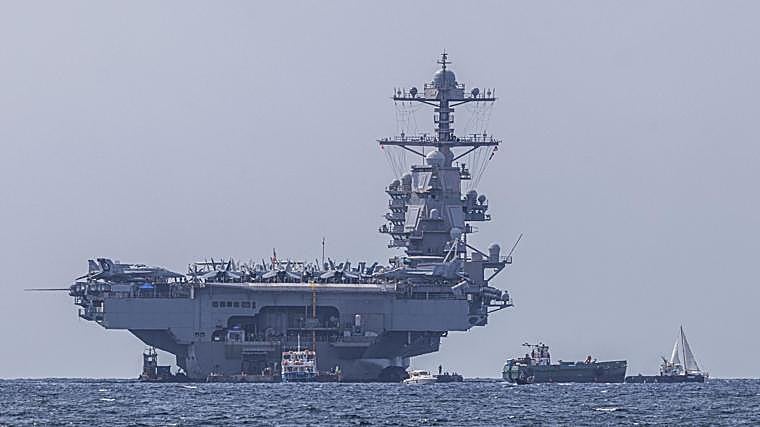El portaviones nuclear estadounidense USS Gerald R. Ford fotografiado desde Palma de Mallorca
