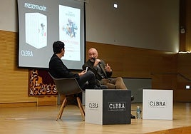 Pérez-Reverte aconseja nutrirse de historias para afrontar «la realidad del mundo hostil y peligroso»