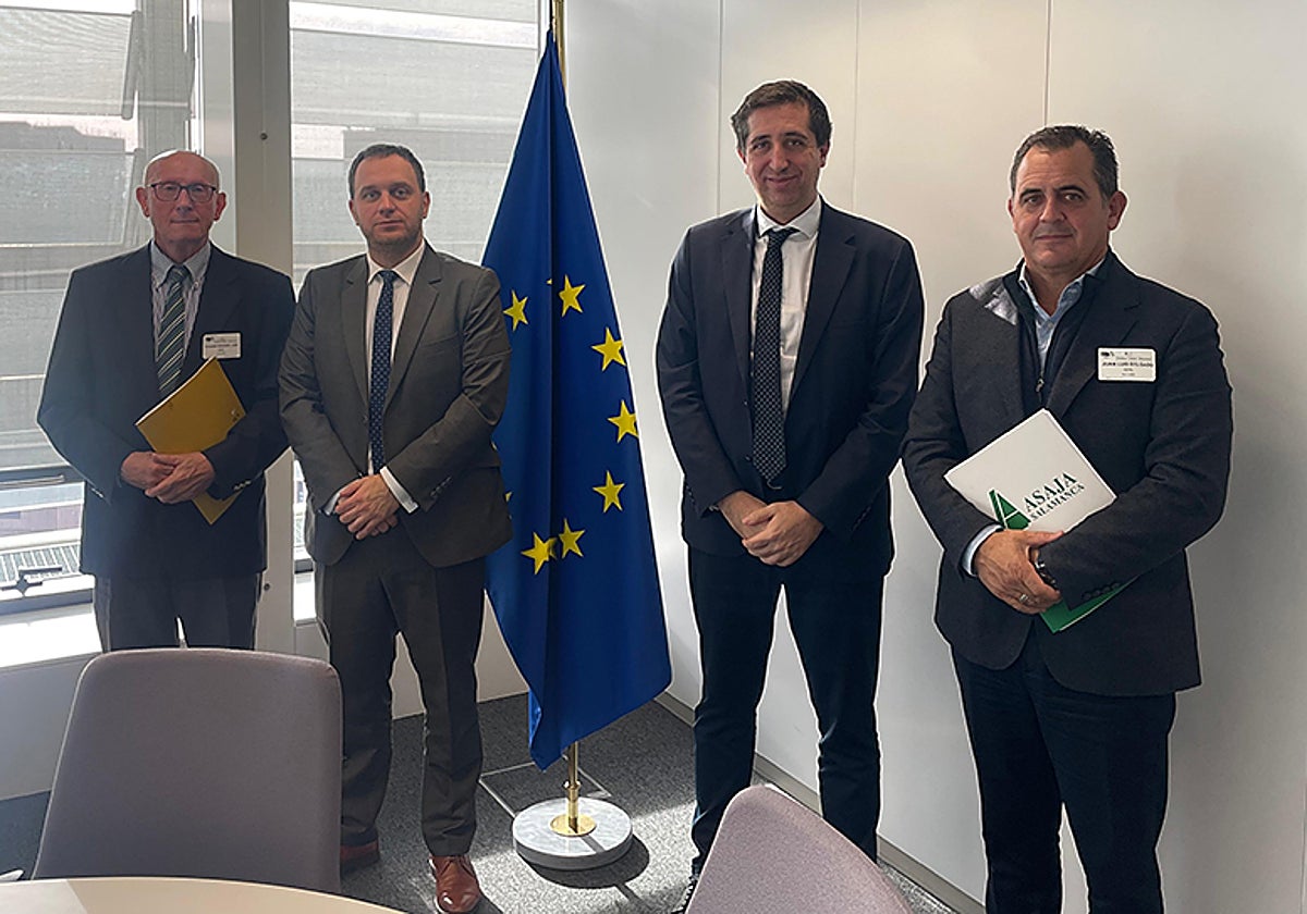 Representantes de AVA-Asaja y dirigentes comunitarios, en Bruselas