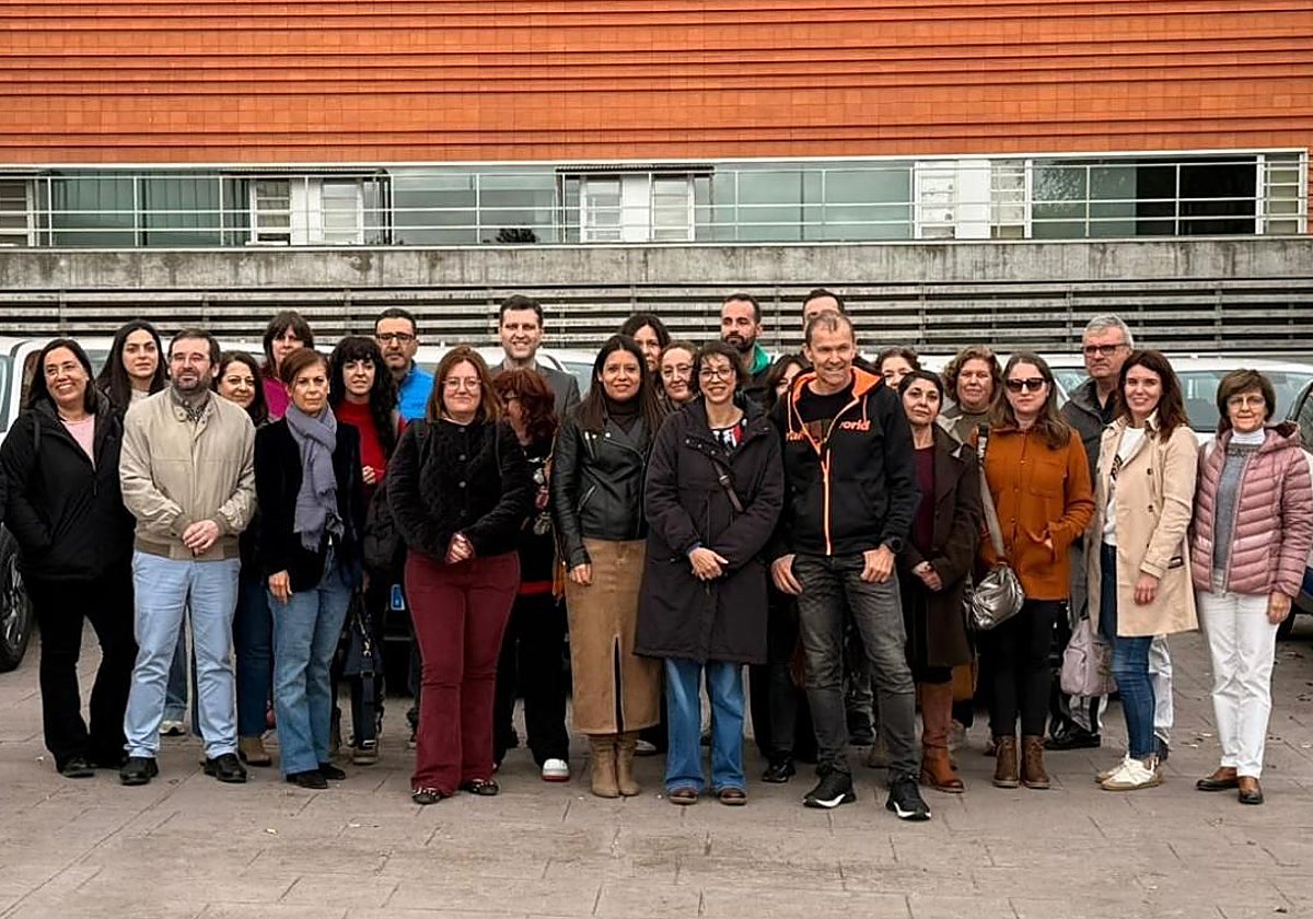 Castilla-La Mancha renueva su flota de vehículos con 24 híbridos para mejorar los servicios sociales en toda la región