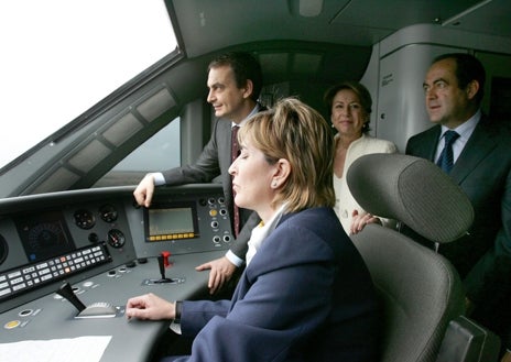 Secondary image 1 - Above these lines are tourists and officials on a historic day in the capital of Castile-La Mancha. 